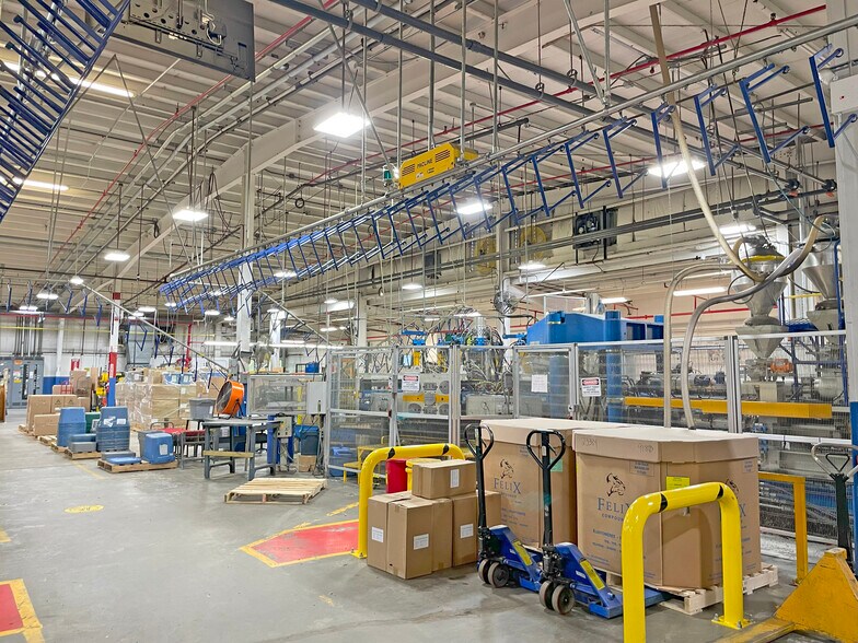 More Photos Of 673 Industrial Park Rd, Littleton Manufacturing For Lease