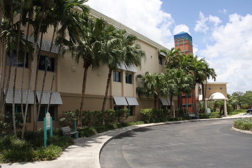 More Photos Of 7715-7719 NW 48th St, Doral Office For Lease