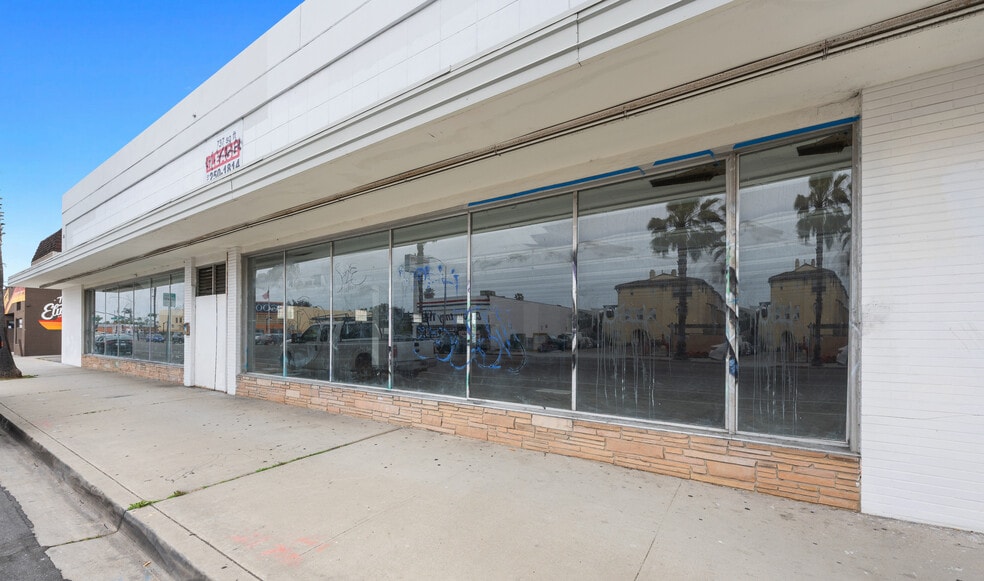More Photos Of 733 Broadway, Chula Vista Storefront For Sale