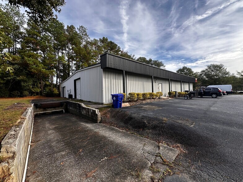 More Photos Of 7311 Pepperdam Ave, North Charleston Distribution For Lease