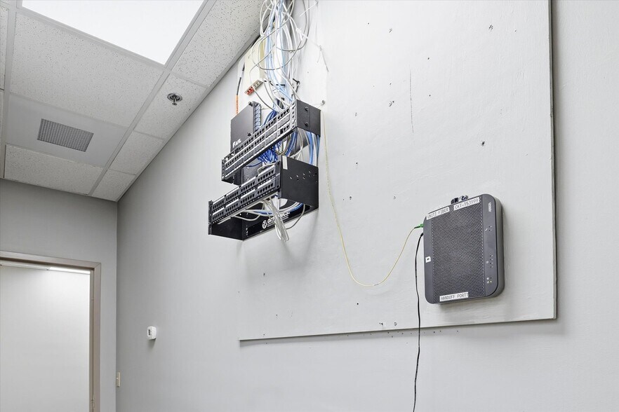 More Photos Of 2252 Killearn Center Blvd, Tallahassee Office For Lease