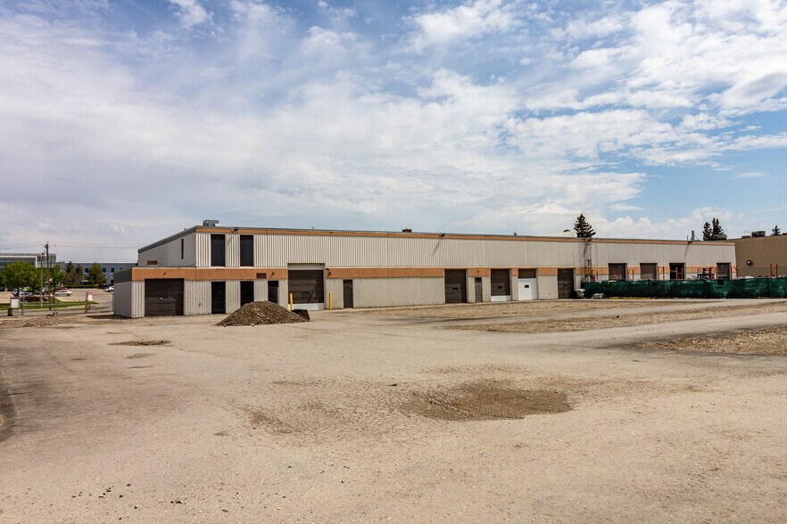 More Photos Of 3501 23rd St NE, Calgary Warehouse For Lease