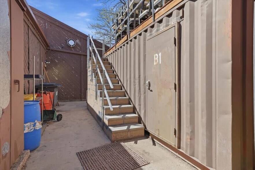 More Photos Of 3330 N Academy Blvd, Colorado Springs Bar For Sale