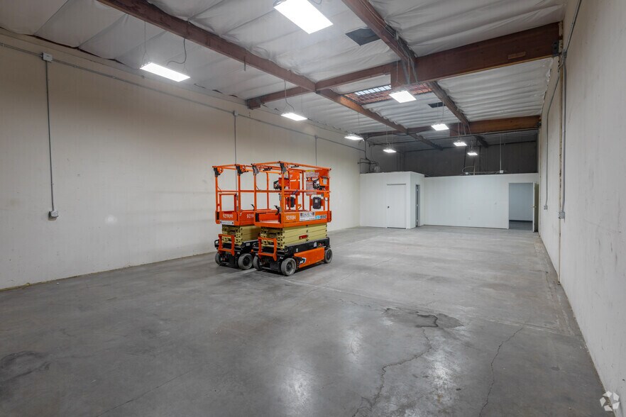 More Photos Of 30139 Industrial Pky SW, Hayward Research And Development For Lease