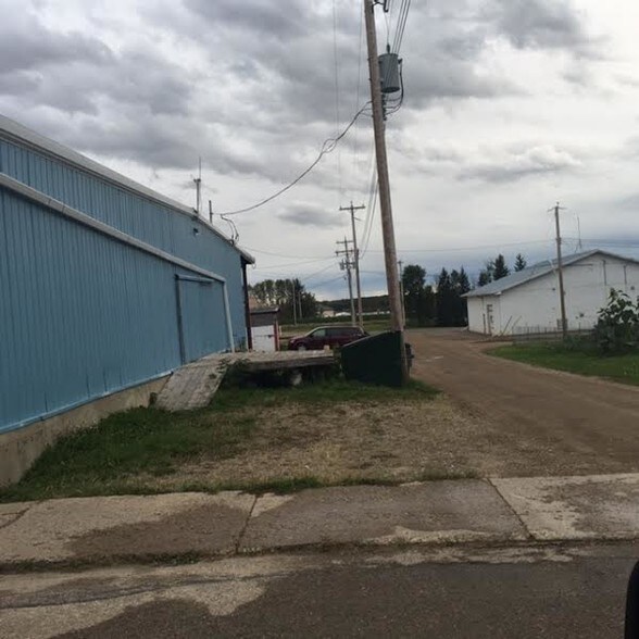 More Photos Of 5016 50th St, Eckville General Retail For Sale