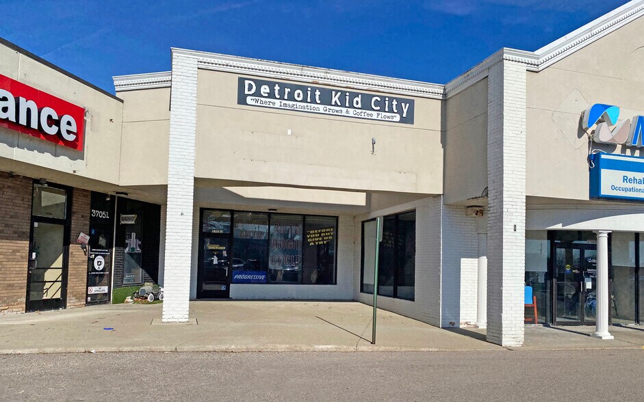 More Photos Of 37005-37125 S Gratiot Ave, Clinton Township Unknown For Lease