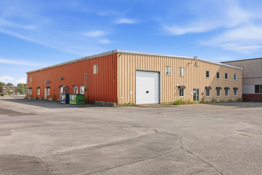 Primary Photo Of 375 Rue Saint-Louis, Saint-jean-sur-richelieu Industrial For Lease