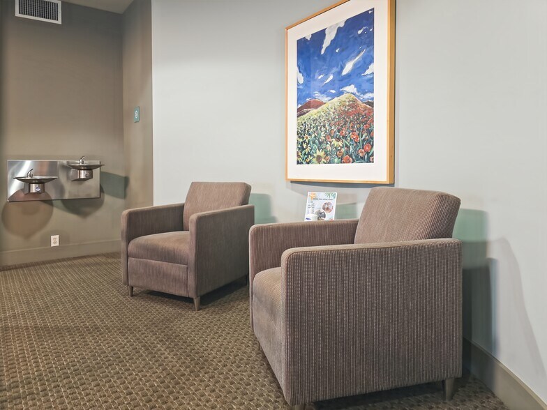 More Photos Of 8215 Sw Tualatin Sherwood Rd, Tualatin Coworking Space