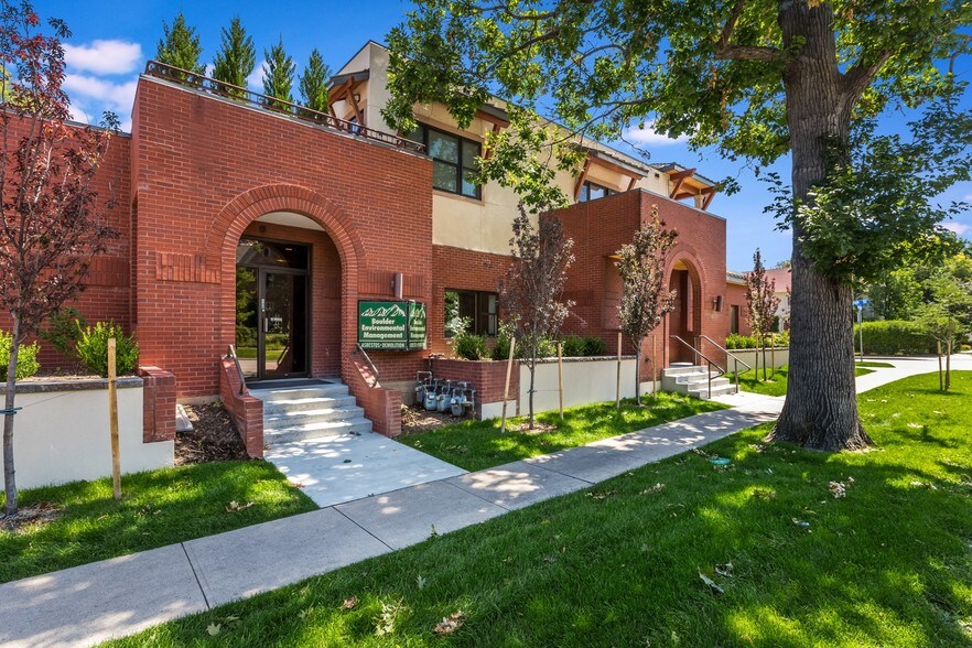 More Photos Of 2400 Broadway St, Boulder Storefront Retail Office For Lease