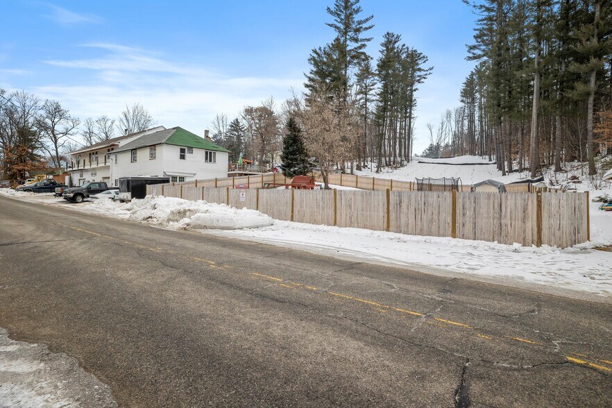 More Photos Of 53 Concord St, Belmont Apartments For Sale