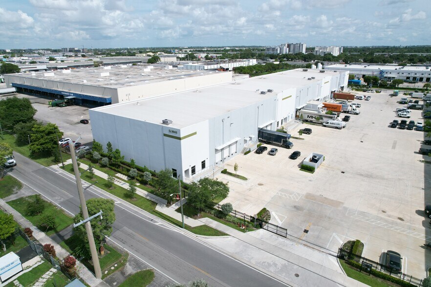 Primary Photo Of 3042 NW 73rd St, Miami Distribution For Lease