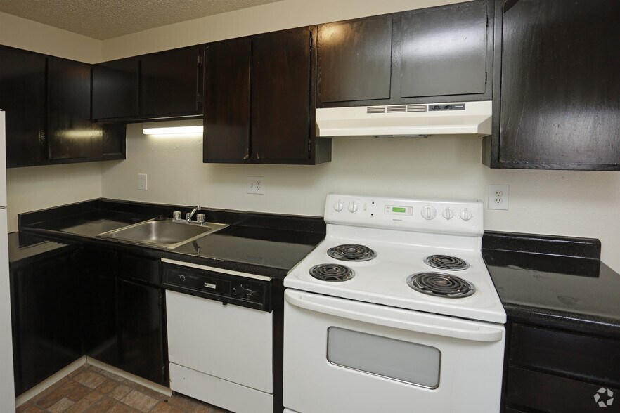 More Photos Of 2025 Jerry Murphy Rd, Pueblo Apartments For Sale