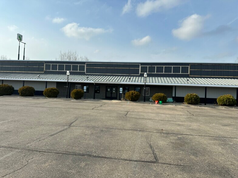 More Photos Of 4330 W Mount Morris Rd, Mount Morris General Retail For Sale