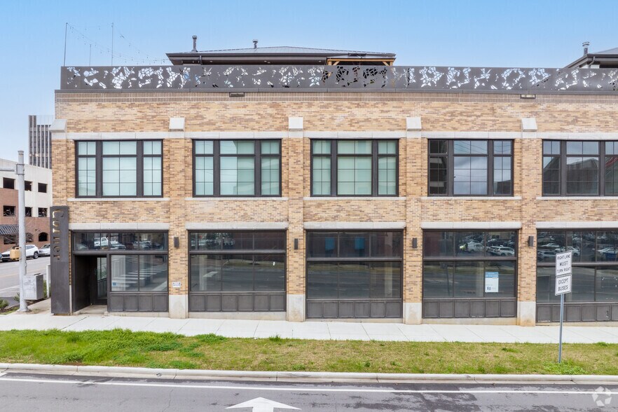 More Photos Of 201 18th St S, Birmingham Storefront Retail Office For Lease