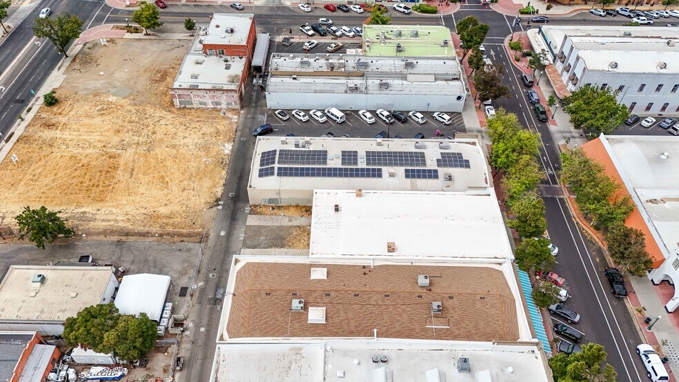 More Photos Of 328-332 W Main St, Merced Storefront For Lease