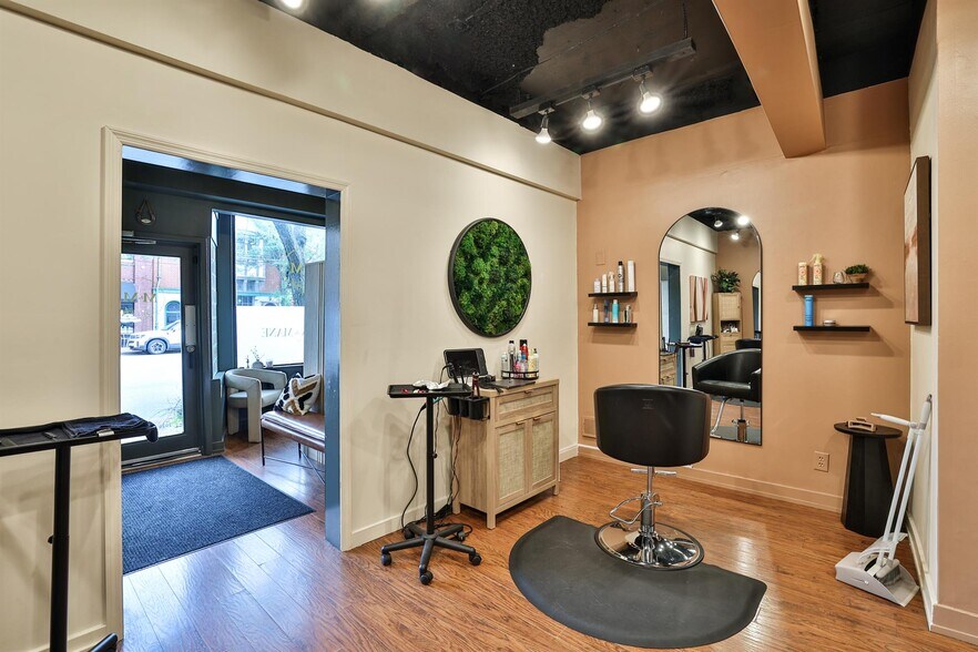 More Photos Of 2039 Madison Rd, Cincinnati Storefront Retail Office For Sale