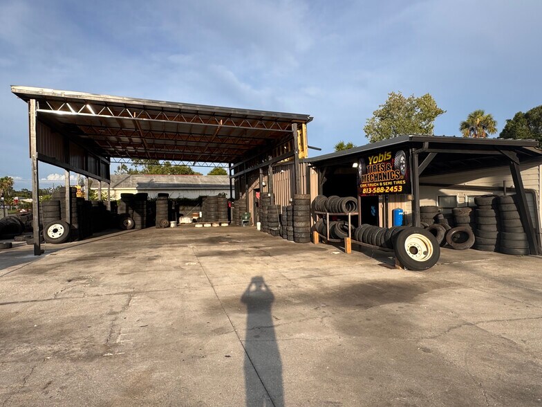 More Photos Of 6301 Causeway Blvd, Tampa Auto Repair For Lease