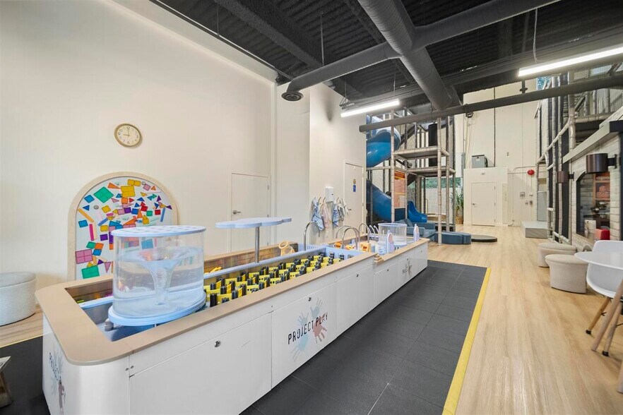 More Photos Of 19748A 86th Av, Langley Warehouse For Sale