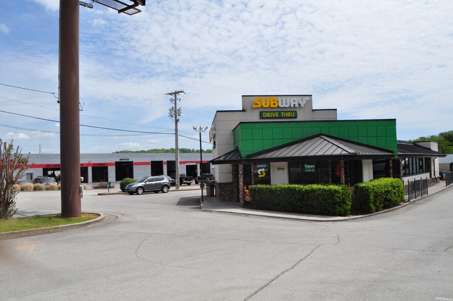Primary Photo Of 10244 Kingston Pike, Knoxville Restaurant For Sale