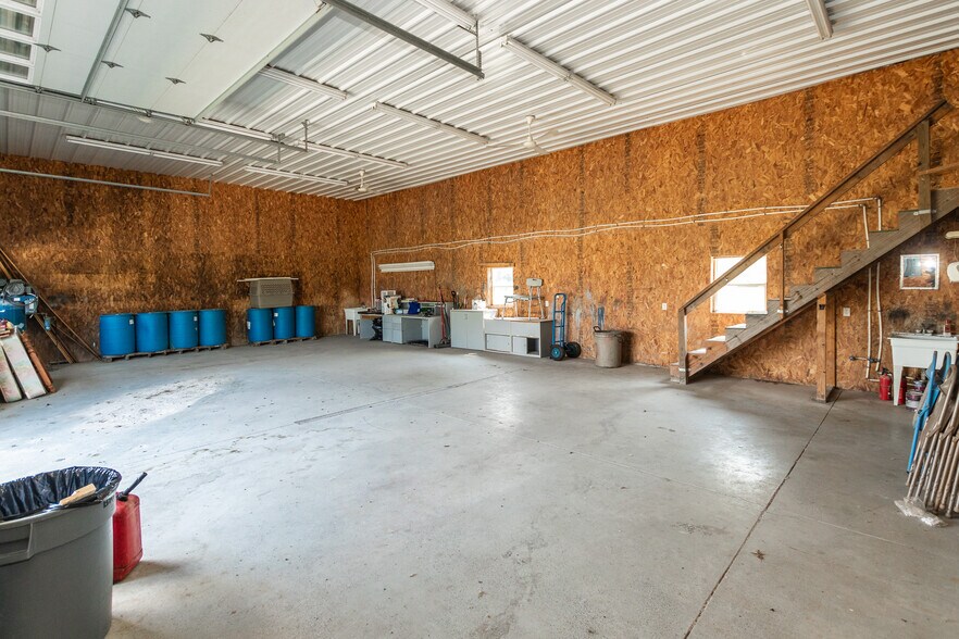 More Photos Of 288 W Brookville Rd, Fountaintown Office For Lease