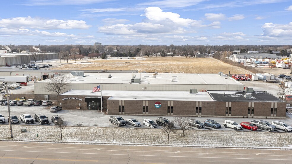 Primary Photo Of 2323 N Roemer Rd, Appleton Warehouse For Sale