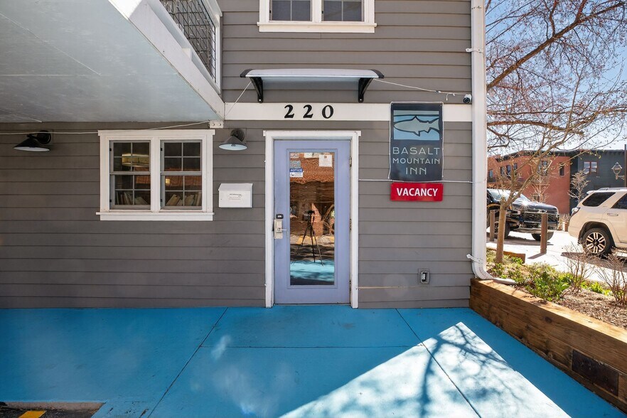 More Photos Of 220 Midland Ave, Basalt Hotel For Sale