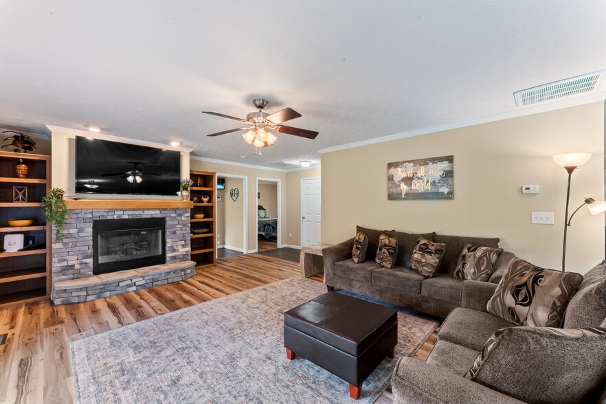 More Photos Of 104 Circle Rd, Newport Manufactured Housing Mobile Home Park For Sale