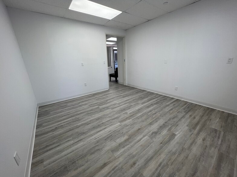 More Photos Of 2150 E Tahquitz Canyon Way, Palm Springs Medical For Lease