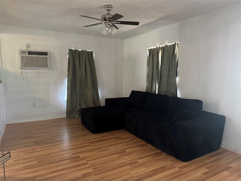 More Photos Of 2764 W Highway 199, Springtown Apartments For Sale