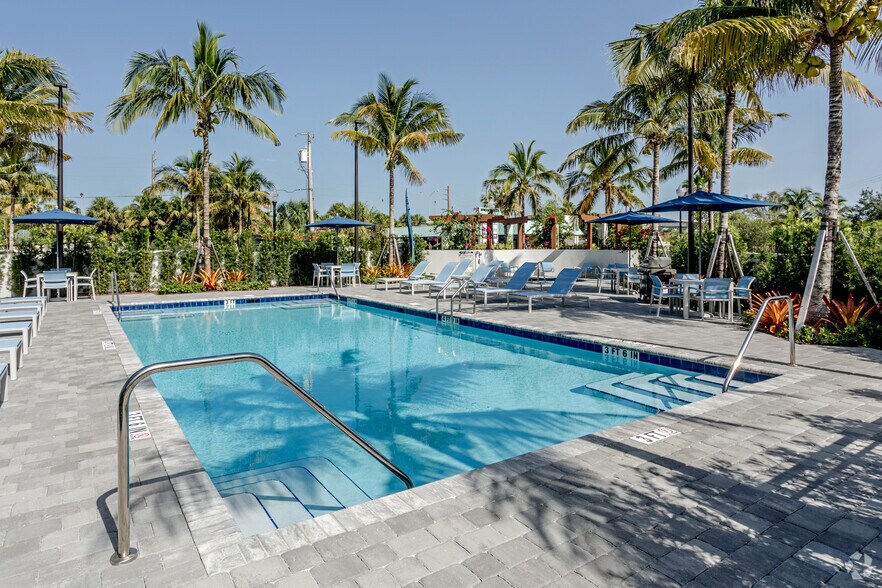 More Photos Of 201 SW Joan Jefferson Way, Stuart Apartments For Sale