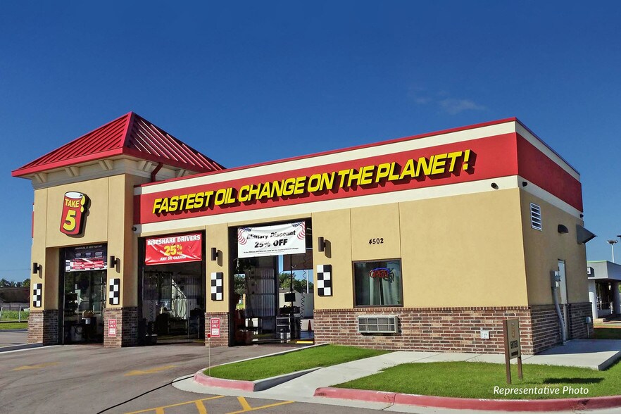 Primary Photo Of 400 Grapevine Hwy, Hurst Auto Repair For Sale