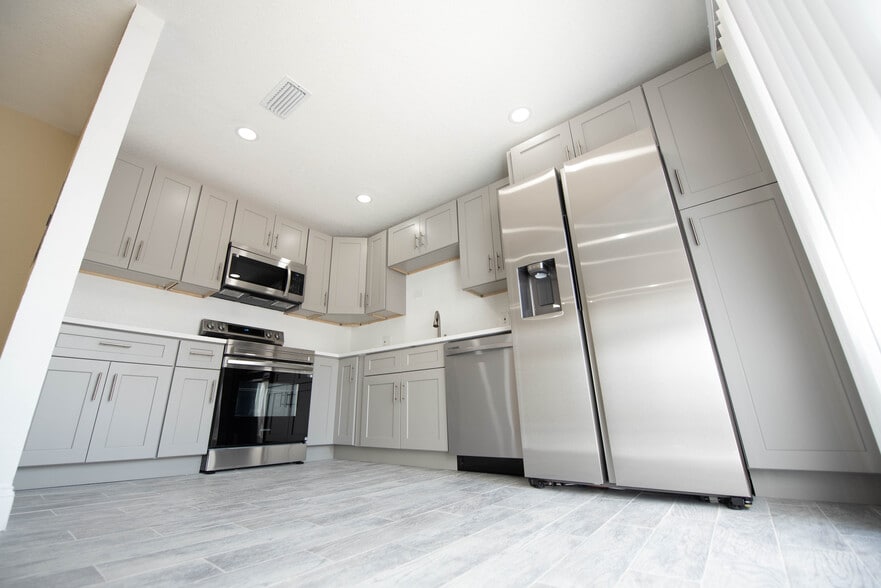 More Photos Of 1845 N Congress Ave, West Palm Beach Multifamily For Sale