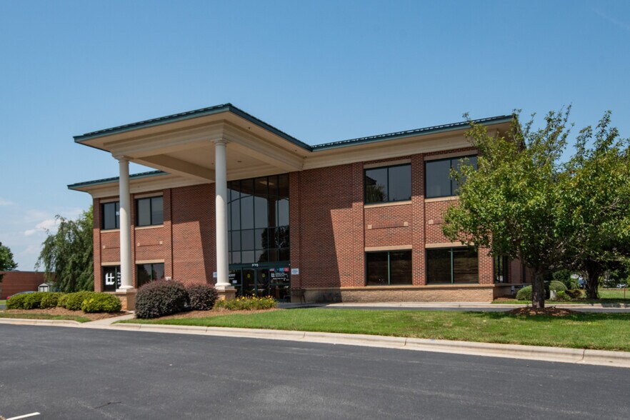 More Photos Of 530 Corporate Cir, Salisbury Office For Sale