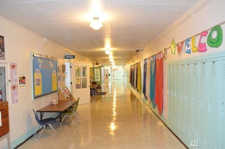 More Photos Of 233 S Market Blvd, Chehalis Schools For Sale