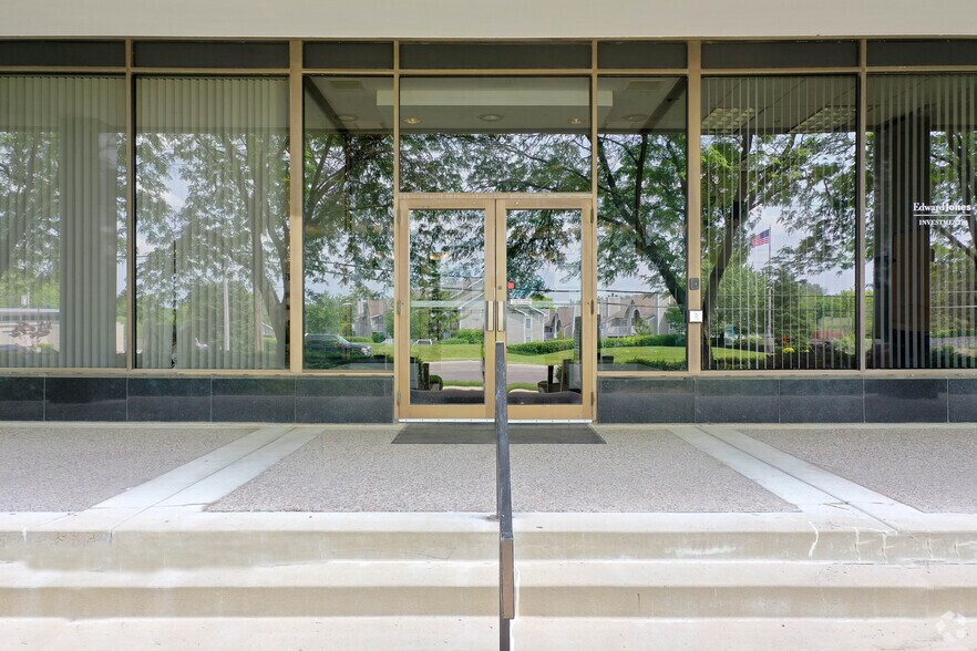 More Photos Of 9666 Olive Blvd, Olivette Office For Lease