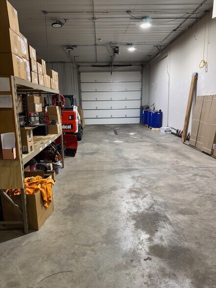 More Photos Of 181 Wolf St, Yorkville Warehouse For Sale