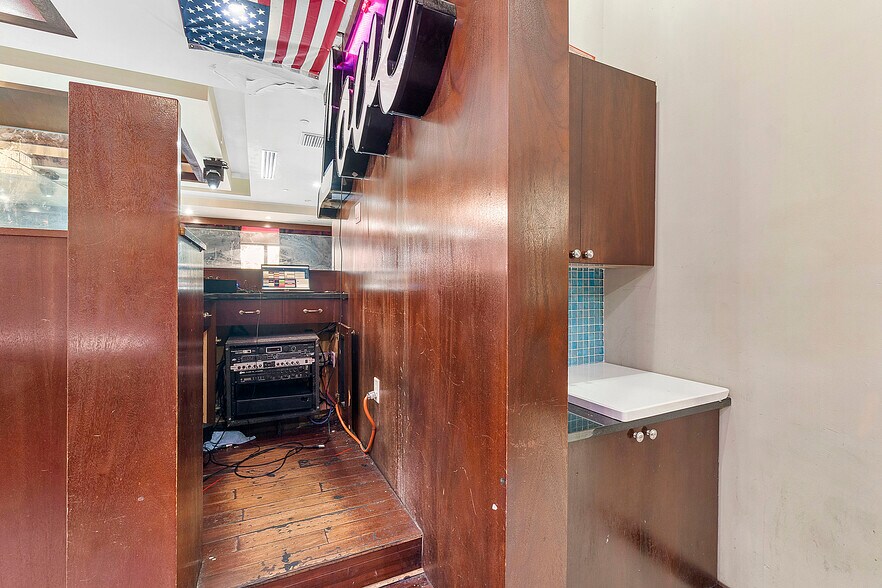 More Photos Of 401 W Atlantic Ave, Delray Beach Storefront Retail Office For Sale