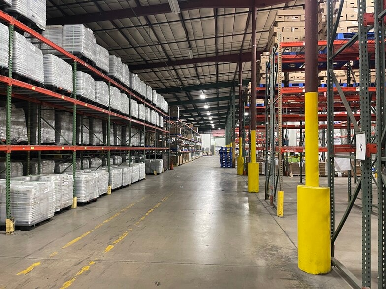 More Photos Of 1805 E Washington St, Mount Pleasant Warehouse For Sale