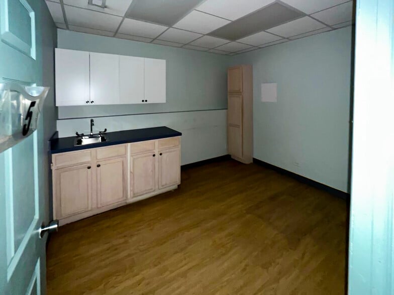 More Photos Of 6338 S Pulaski Rd, Chicago Storefront For Lease