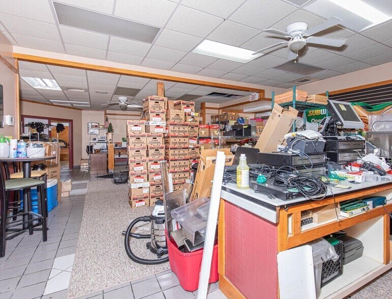 More Photos Of 1630 Commercial St, Warsaw Restaurant For Sale