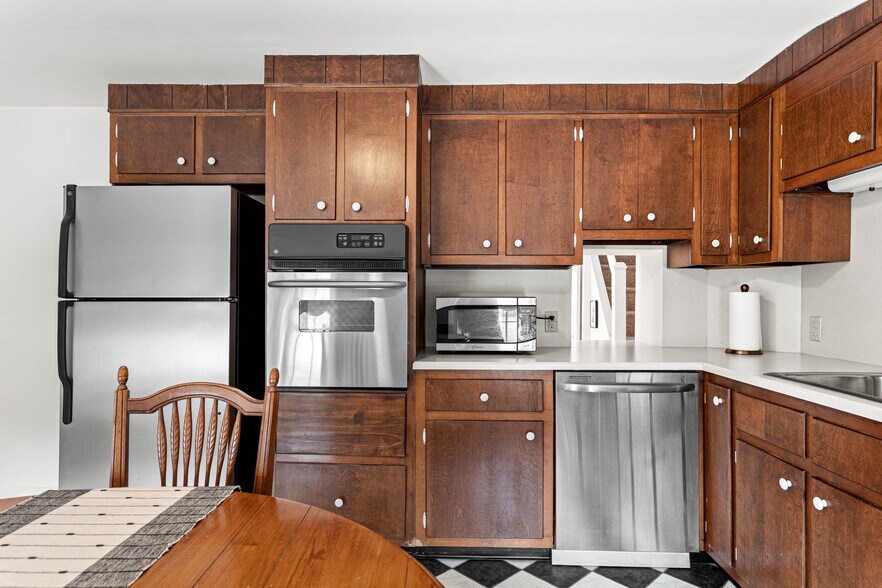 More Photos Of 1510 Bethlehem Pike, Flourtown Storefront Retail Residential For Sale