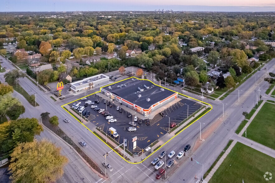 More Photos Of 5821-5835 W Silver Spring Dr, Milwaukee Unknown For Lease