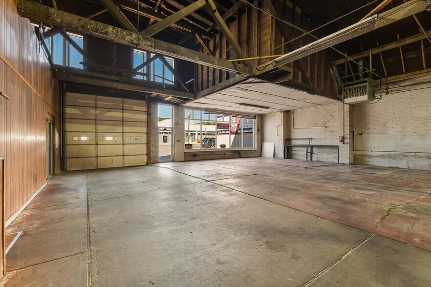 More Photos Of 201 N 2nd St, Raton Auto Repair For Sale
