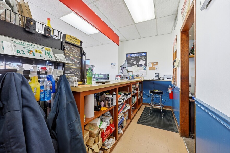 More Photos Of 2350 N Ponce De Leon Blvd, Saint Augustine Service Station For Sale