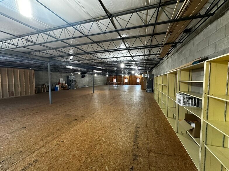 More Photos Of 2225 W Franklin St, Evansville Storefront For Sale