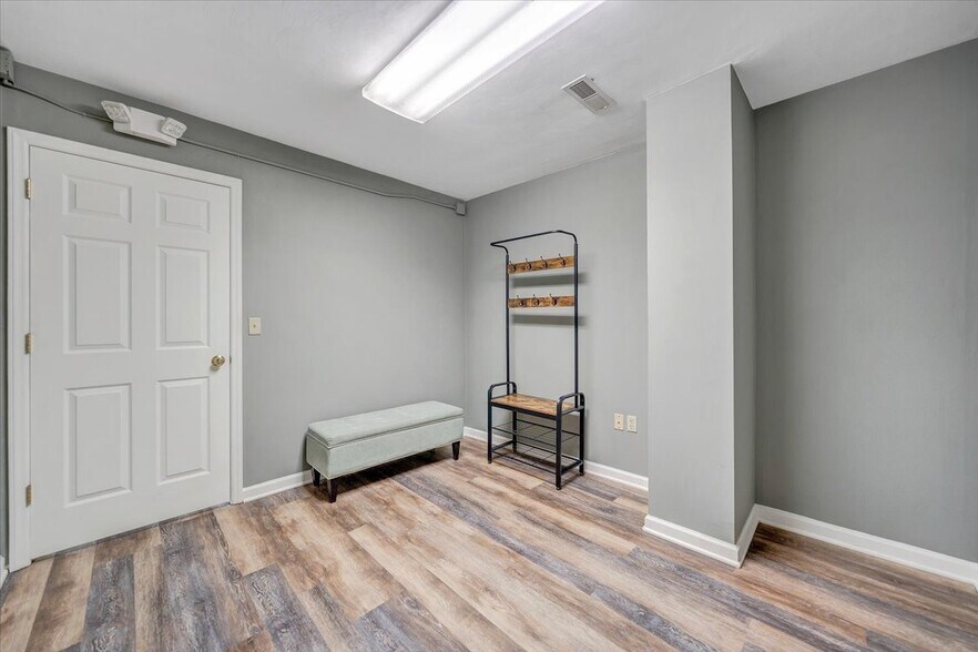 More Photos Of 1234 Maple Ave SW, Roanoke Office For Sale