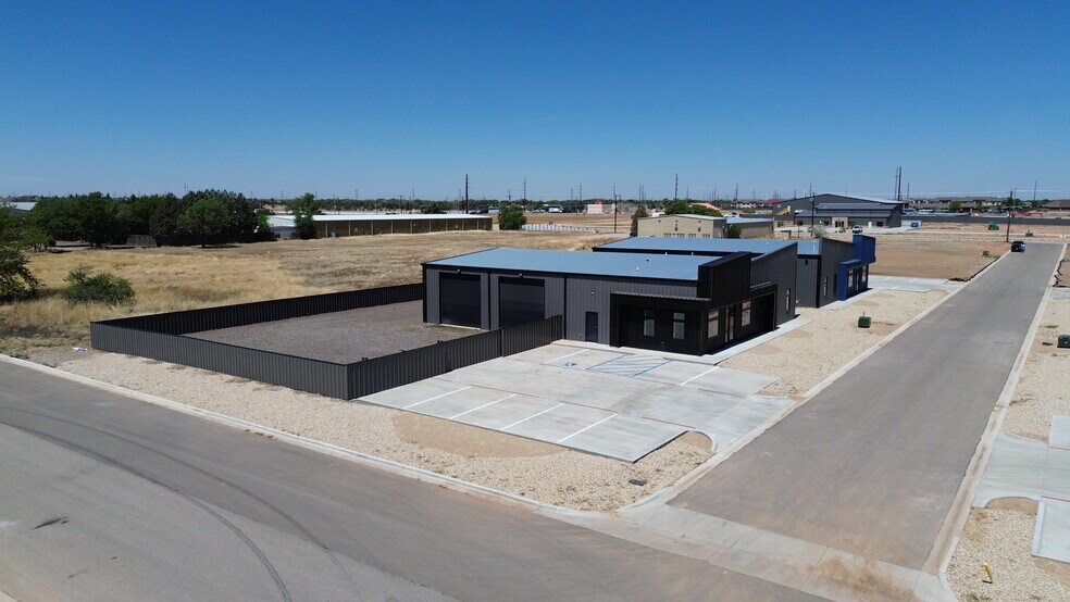 Primary Photo Of 3204 118th St, Lubbock Flex For Lease