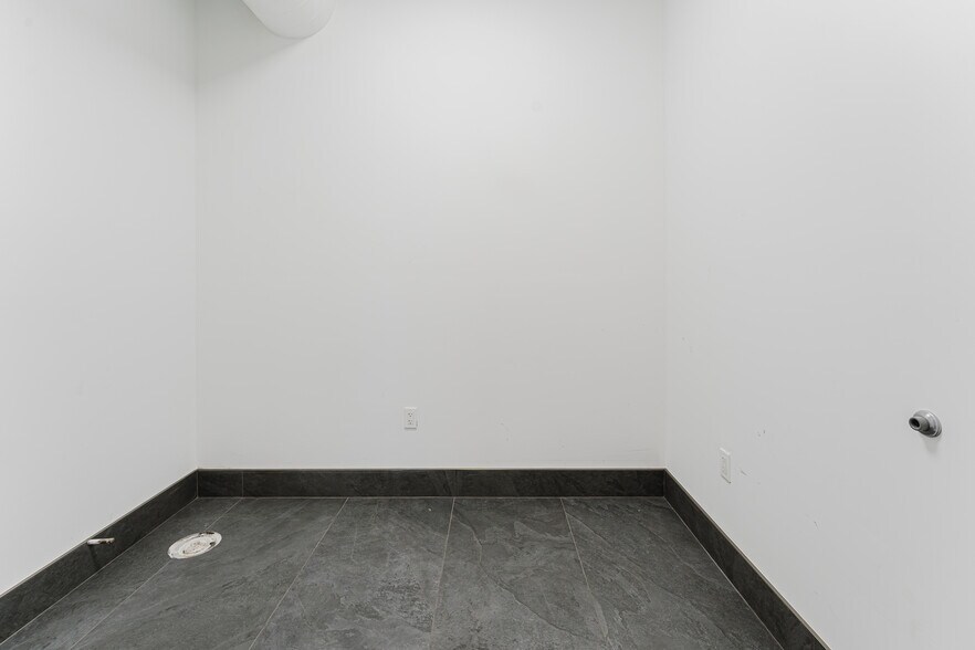 More Photos Of 3198 N Federal Hwy, Boca Raton Storefront Retail Office For Lease