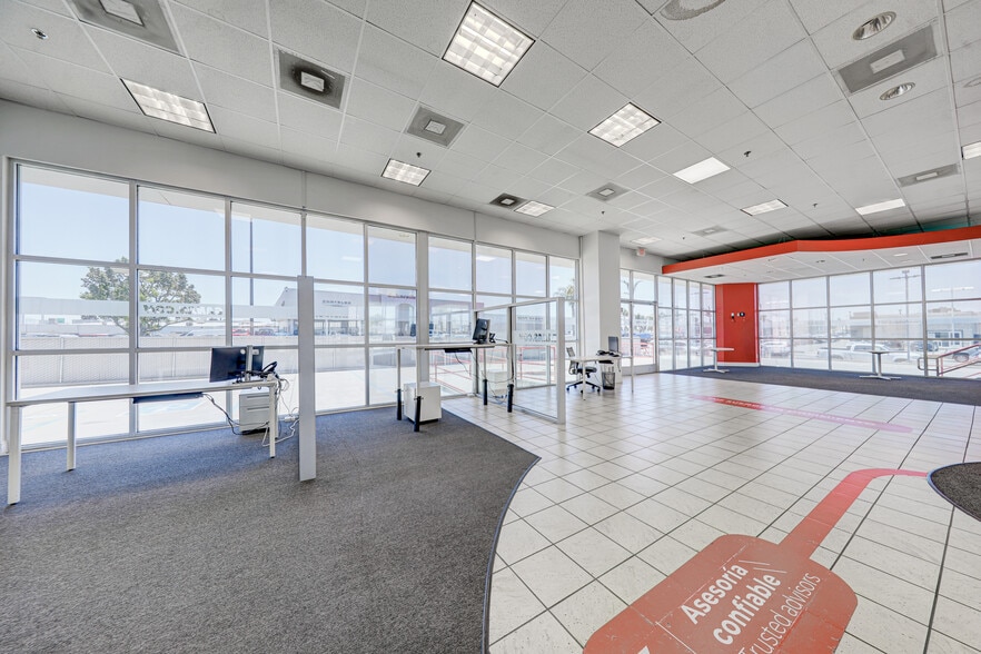 More Photos Of 4608 Rudnick Ct, Bakersfield Auto Dealership For Lease