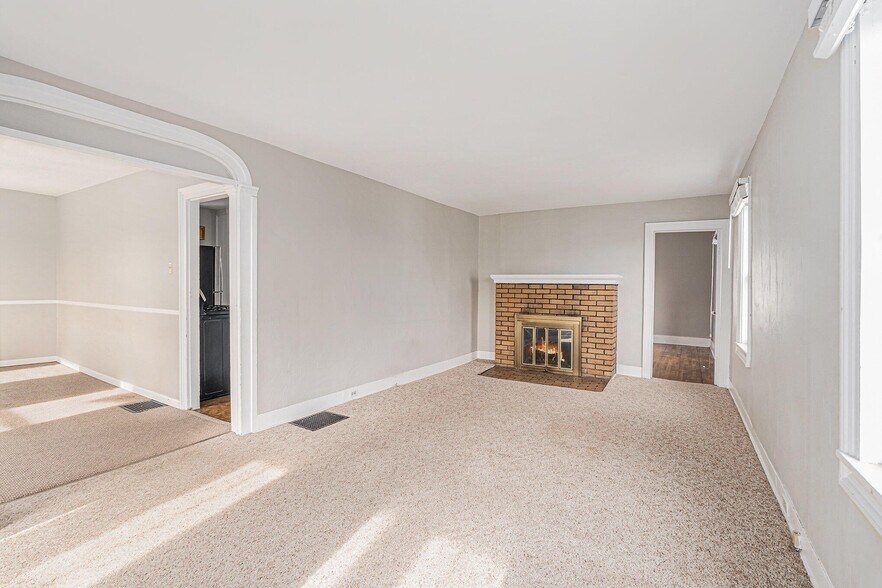 More Photos Of 3981 White St SW, Grandville Flex For Sale